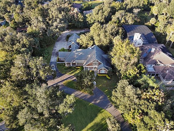 4th image of 4041 Lakeshore Dr