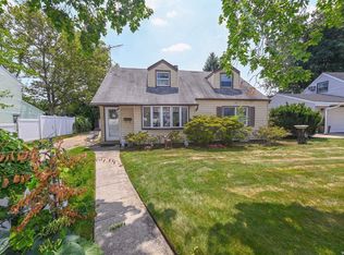1287 S St, Valley Stream, NY 11580