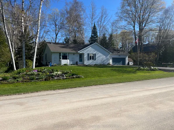 11 Graham Cres, South Bruce Peninsula, ON N0H 2G0