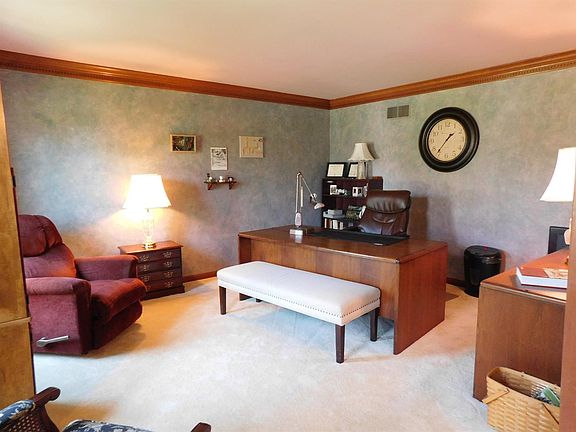 4th image of 9500 Ambleside Dr