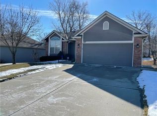 627 NE 99th St, Kansas City, MO 64155