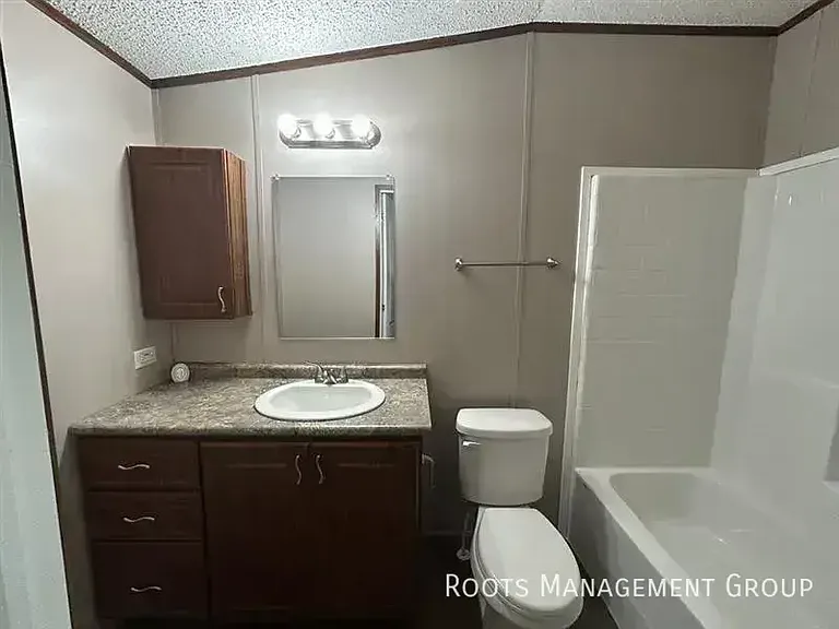 25 Riviera Courts Dr #25 — Photo 6