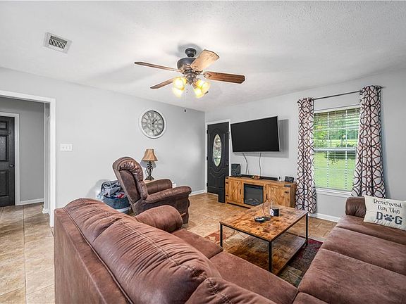 3rd image of 213 George Davidson Rd