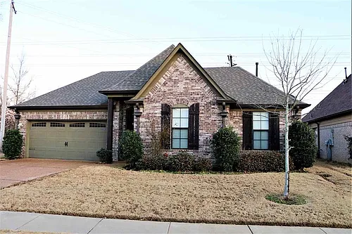2704 Plum Creek Dr Photo 1