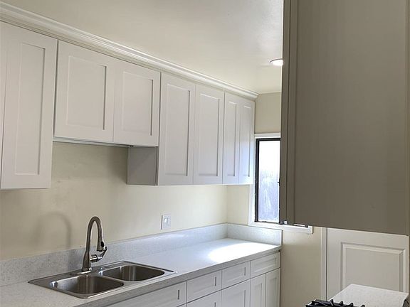 4th image of 13902-06 Budlong Ave