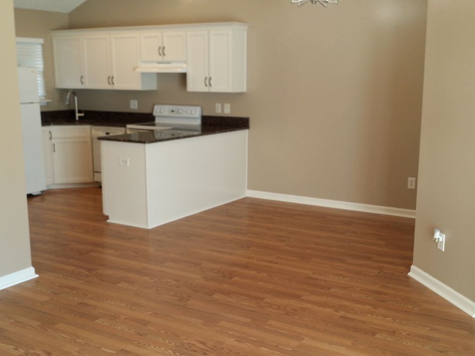 Dining/Kitchen area