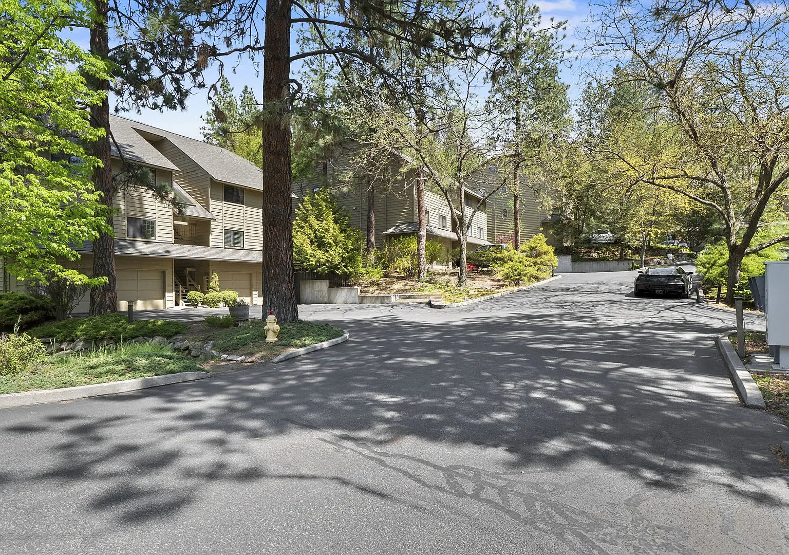 The Woodlands Condos — Photo 4