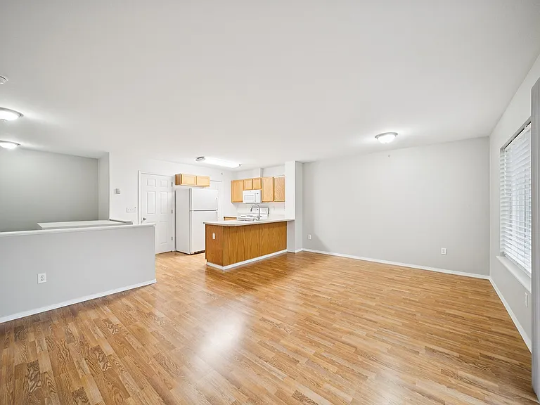 ReNew Bayshore Townhomes — Photo 13