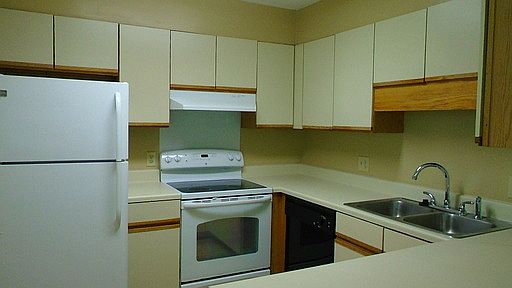 2nd image of 1100 Lupine Ct APT D