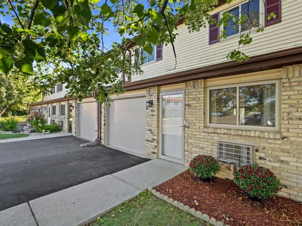 1145 Vogt DRIVE #9, West Bend, WI 53095