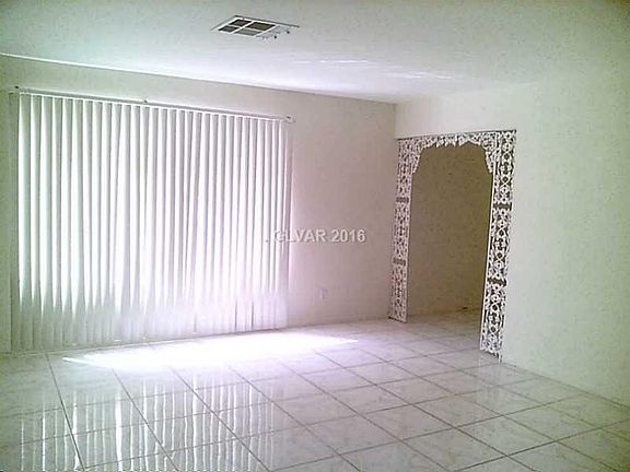 4th image of 6399 Rosemount Ave