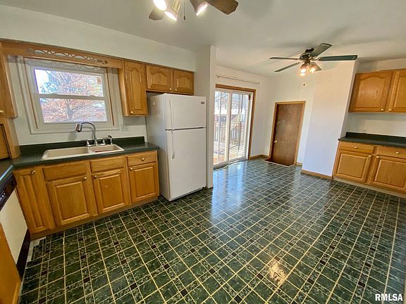 5th image of 1602 Vinifera Dr