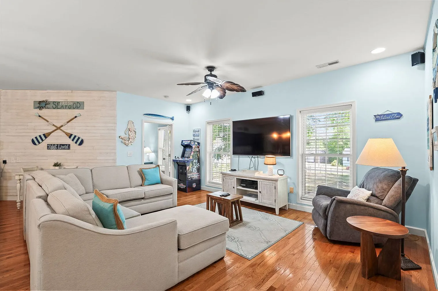 4 bed, 3.0 bath, 2249 sqft, $8,572 — Photo 1