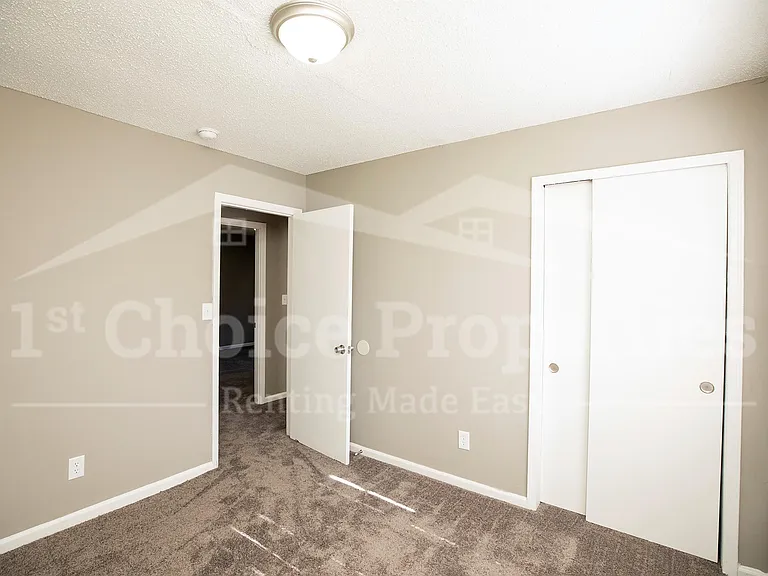 5140 Hickory Dr NE — Photo 9