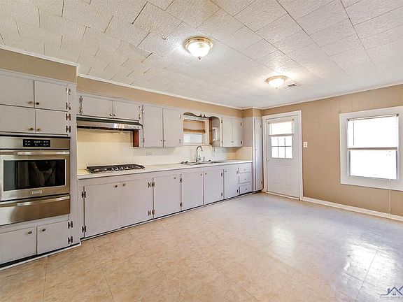 3rd image of 8613 Park Ave
