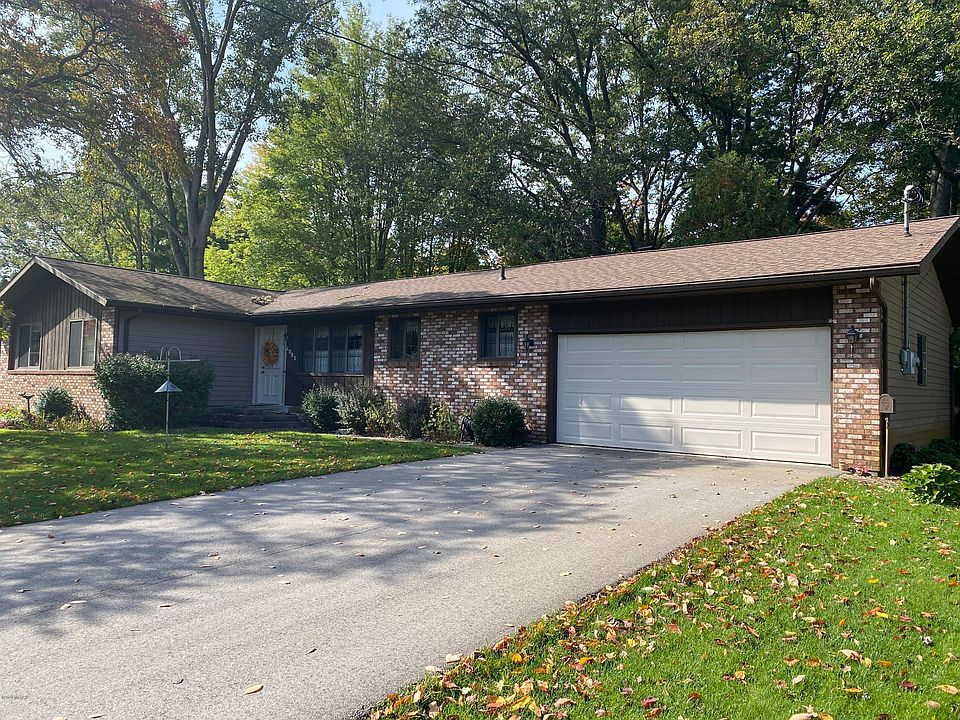 2nd image of 1581 Stafford Dr