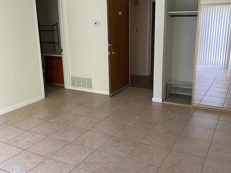 2533 Hillegass Ave #303 — Photo 7