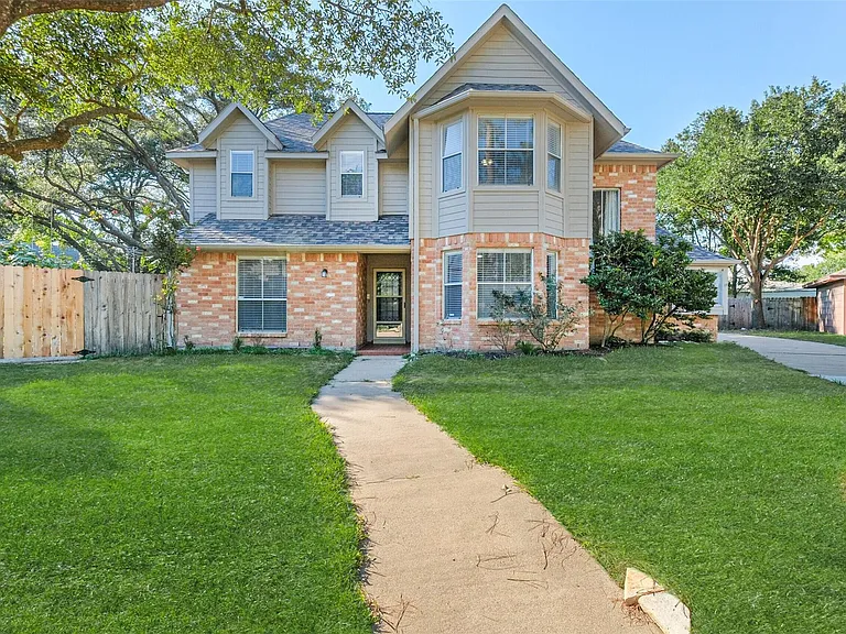 20506 Park Pine Dr — Photo 2