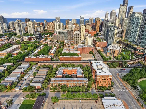 1225 N Orleans St APT 602, Chicago, IL 60610