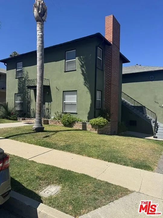 3 bed, 1.5 bath, $2,950 — Photo 1