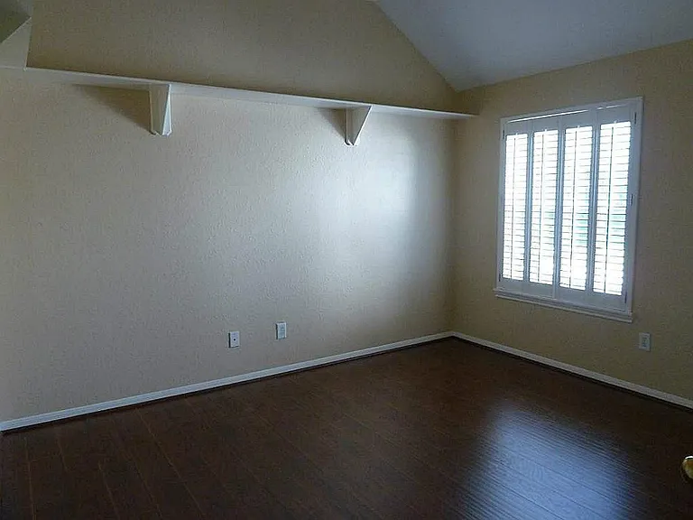 22554 Bristolwood Ct — Photo 17