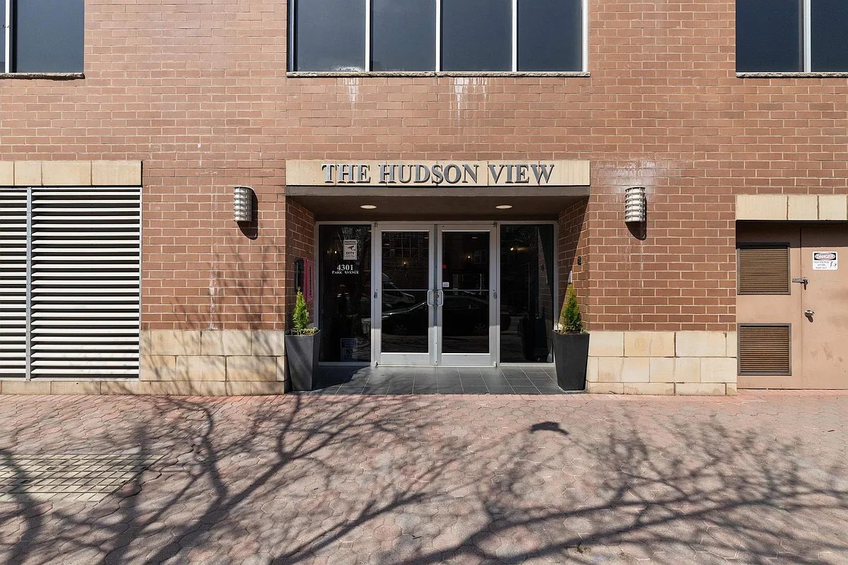 Building Photo - 4301 Park Ave #6D