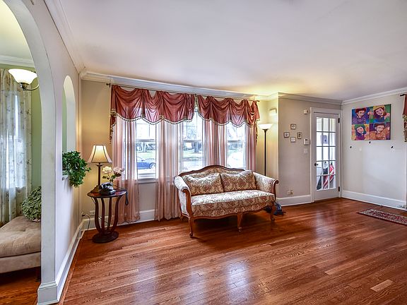 4th image of 117 Grandview Ave