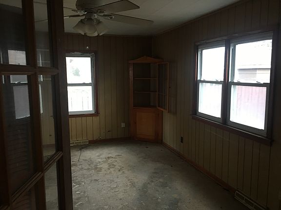 3rd image of 1487 Wentworth Ave