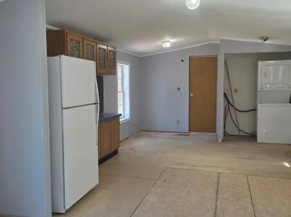 62 Squire Court, Winthrop, ME 04364