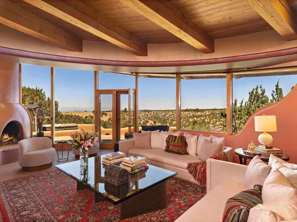 2 Brass Horse Rd, Santa Fe, NM 87508