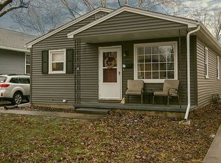 1911 S Pasfield St, Springfield, IL 62704