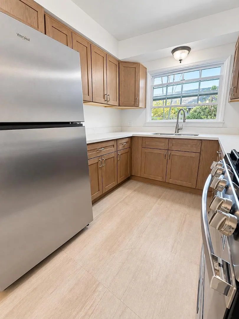 12811 Oxnard St - Unit 1 — Photo 1