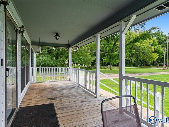 4th image of 181 Lawler Dr