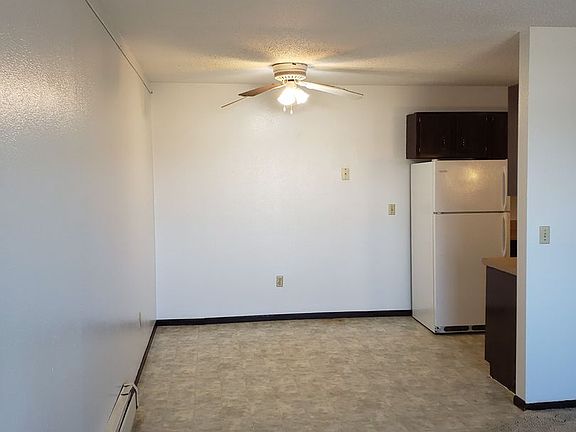 4th image of 904 13th St NE APT 22