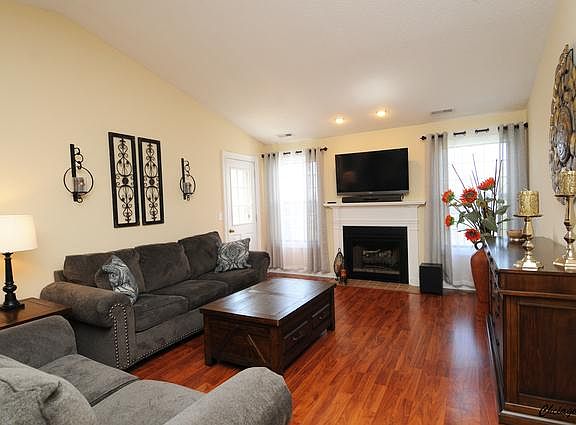 2nd image of 675 Catherine Ct #31-D