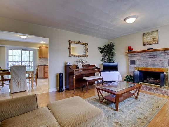 5th image of 8304 Sanderson Dr
