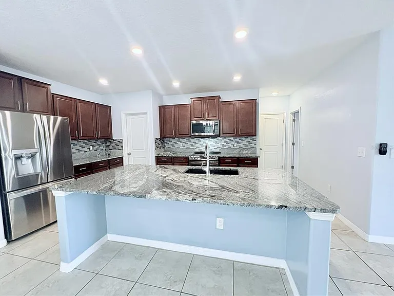 4935 Reflecting Pond Cir — Photo 11
