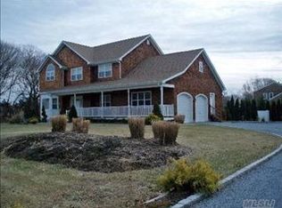 15 Clover Grass Ct, Westhampton, NY 11977