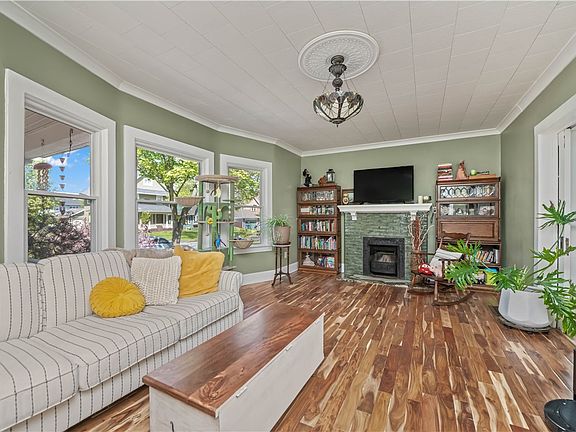 5th image of 123 Trafalgar St