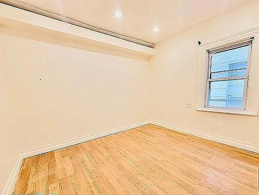 3rd image of 174 Bay 26th St #3