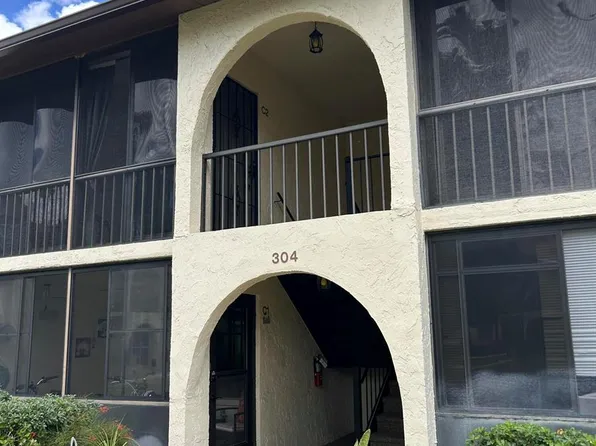 304 Knotty Pine Cir APT B-2, Greenacres, FL 33463