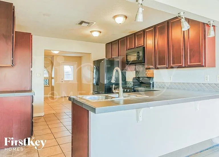 2518 E Don Carlos Ave — Photo 8