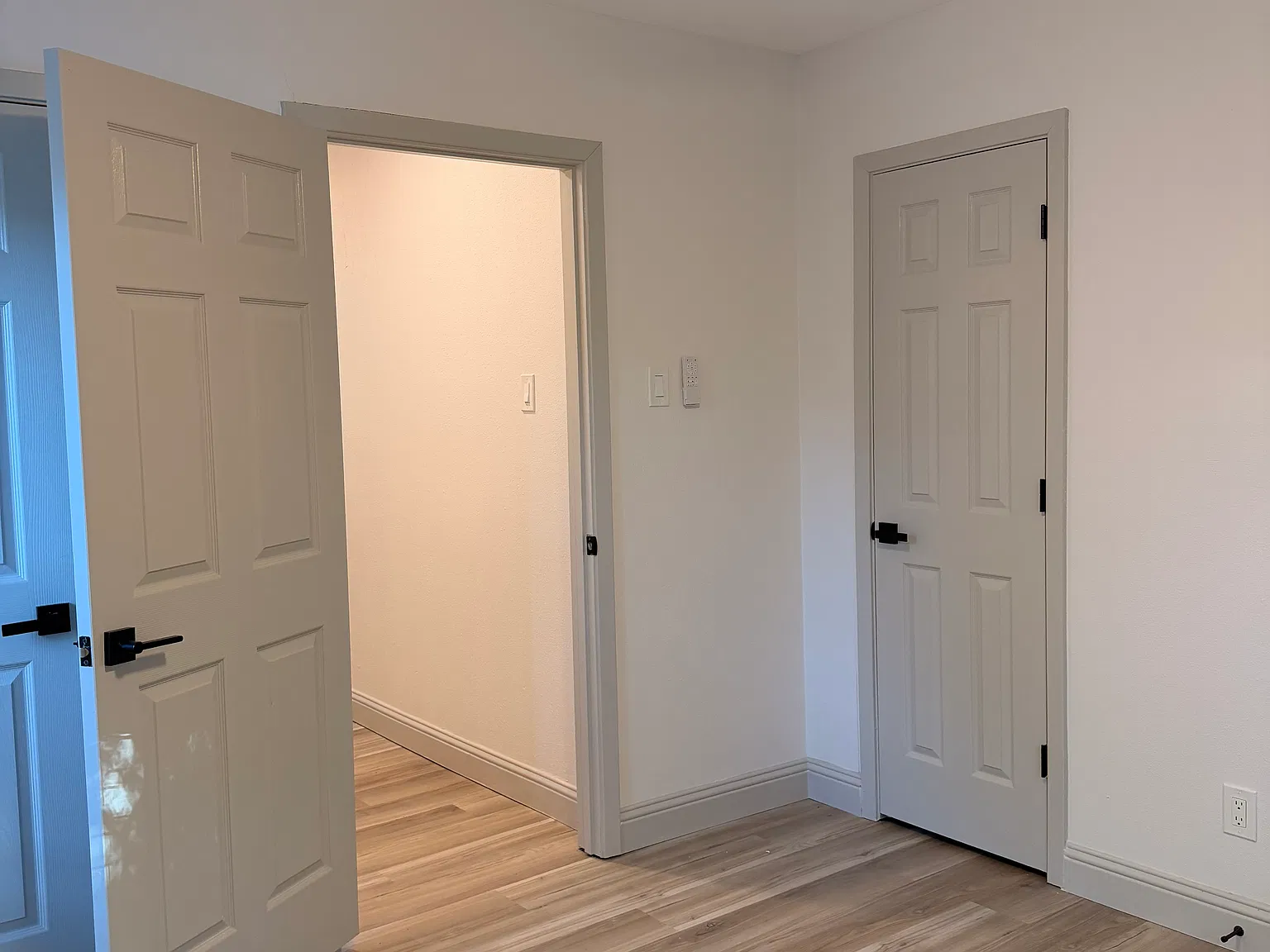 2 bed, 1.5 bath, 1289 sqft, $1,350 — Photo 3