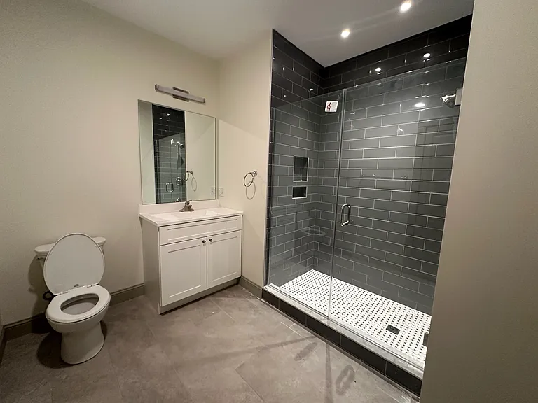 2715 Shelburne Rd - Shenk Properties — Photo 5