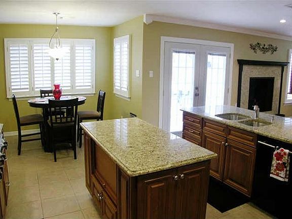 3rd image of 3815 Pallos Verdas Dr