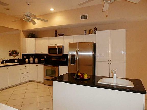 3rd image of 1692 Lago Vista Blvd