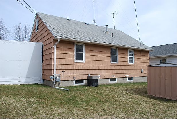 2nd image of 944 Budd St