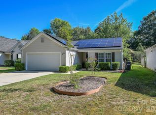 12728 Planters Row Dr, Charlotte, NC 28278