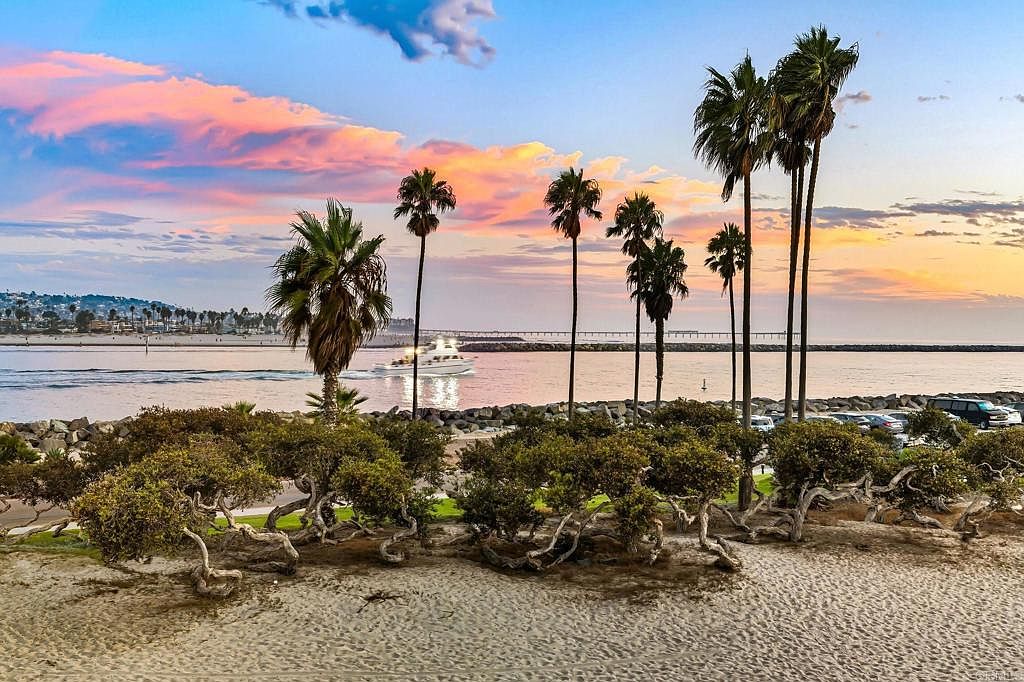 2623 Ocean Front Walk, San Diego, CA 92109 | MLS #NDP2600122 | Zillow
