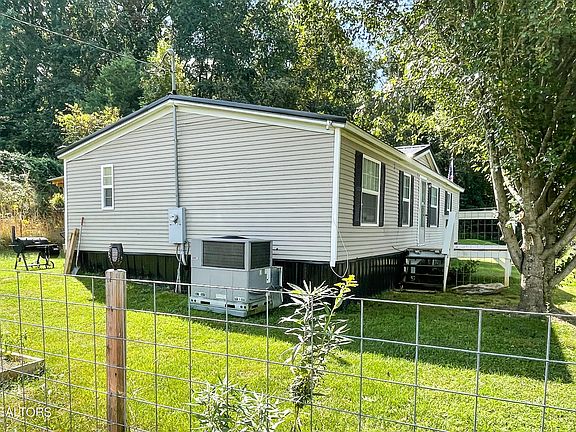 5th image of 1122 Lochness Way